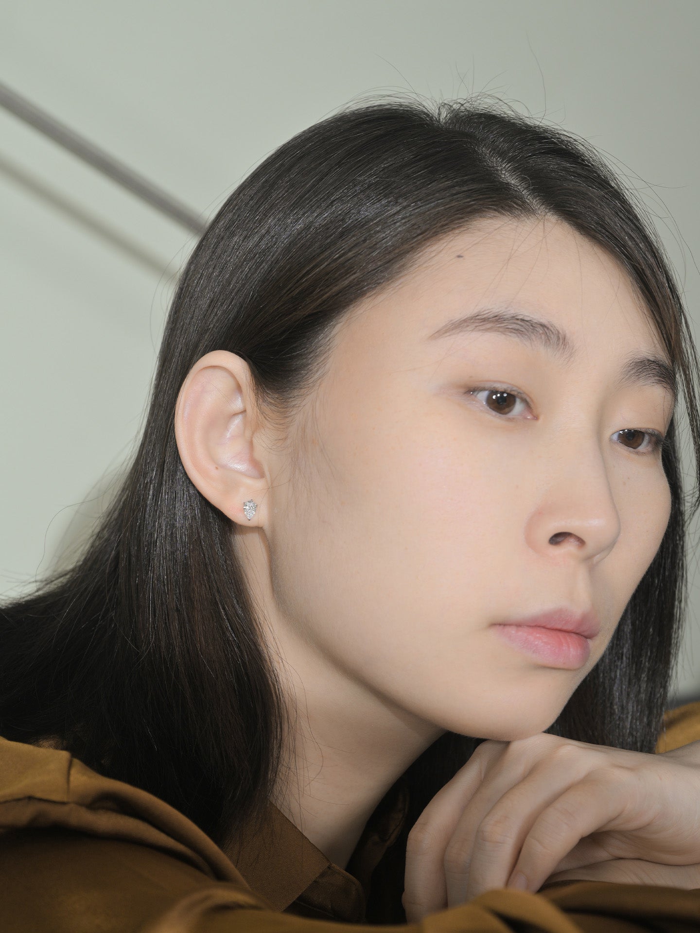 「听香」| 钻石系列|鹰爪18k金铂金50分水滴钻石耳钉极简长期主义